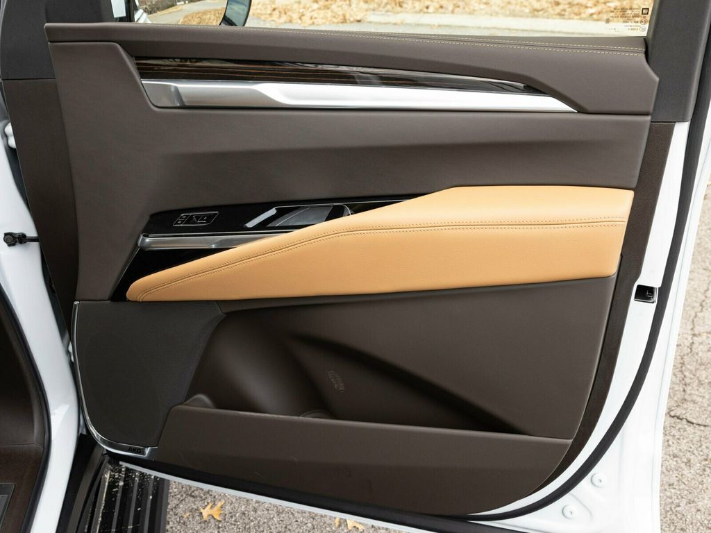 2026 Cadillac Escalade Luxury 4WD, Touring Package, 24" 10-Spoke Alloy Wheels - 22963686 - 79