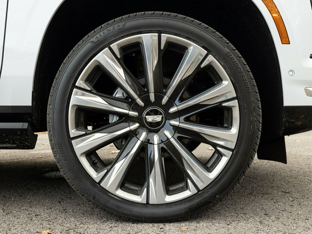 2026 Cadillac Escalade Luxury 4WD, Touring Package, 24" 10-Spoke Alloy Wheels - 22963686 - 87