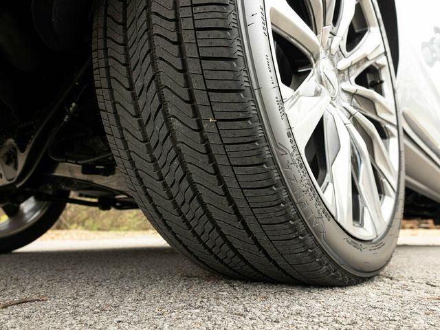 2026 Cadillac Escalade Luxury 4WD, Touring Package, 24" 10-Spoke Alloy Wheels - 22963686 - 90