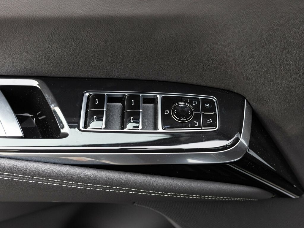 2026 Cadillac Escalade SPORT, TOURING PACKAGE OPEN/CLOSE DOORS - 22943257 - 23