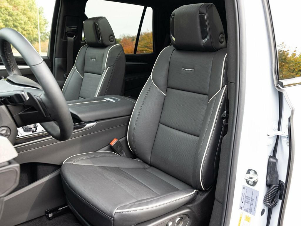 2026 Cadillac Escalade SPORT, TOURING PACKAGE OPEN/CLOSE DOORS - 22943257 - 28