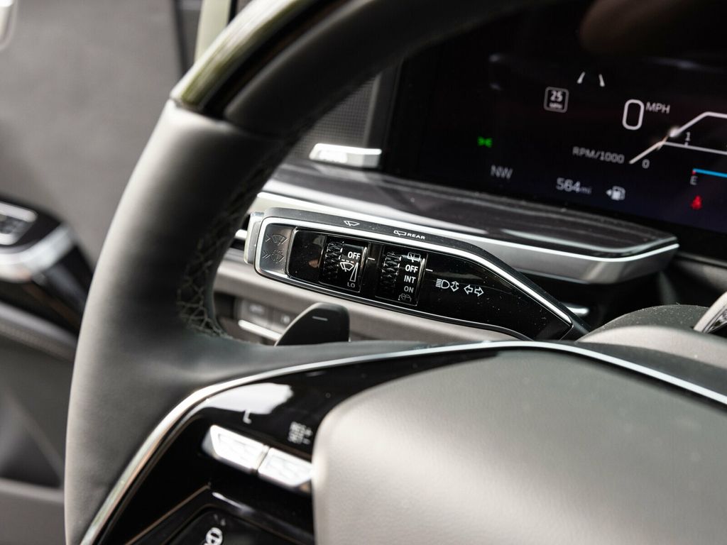 2026 Cadillac Escalade SPORT, TOURING PACKAGE OPEN/CLOSE DOORS - 22943257 - 40