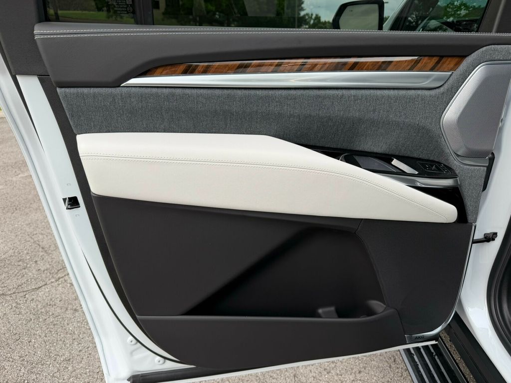 2026 Cadillac Escalade ESV ESV, Platinum Luxury, Massage Seats, 24" Polished Alloy Wheels - 23050727 - 18