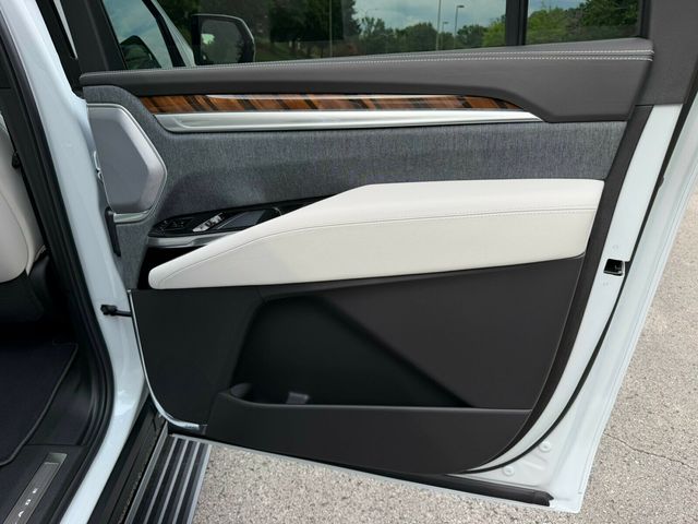 2026 Cadillac Escalade ESV ESV, Platinum Luxury, Massage Seats, 24" Polished Alloy Wheels - 23050727 - 25