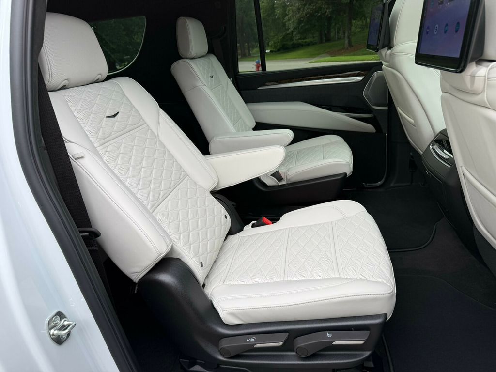2026 Cadillac Escalade ESV ESV, Platinum Luxury, Massage Seats, 24" Polished Alloy Wheels - 23050727 - 27