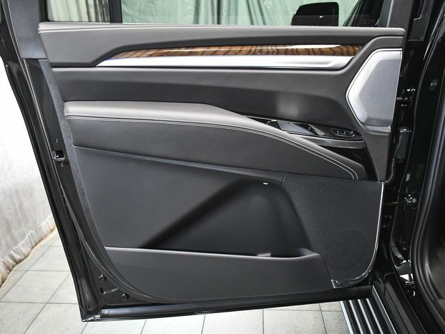 2026 Cadillac Escalade ESV Platinum Edition - 23020685 - 10