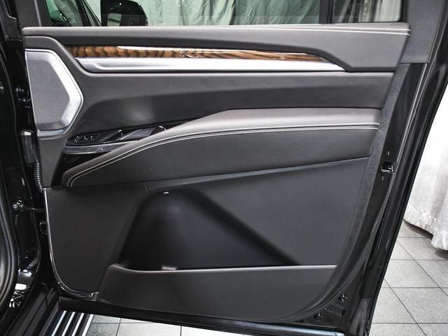 2026 Cadillac Escalade ESV Platinum Edition - 23020685 - 11