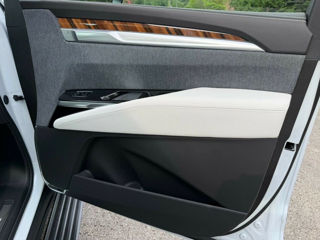 2026 Cadillac Escalade ESV Platinum Luxury/Heated&Cooled Massage Seats/Heads Up Display/NAV - 23050727 - 29
