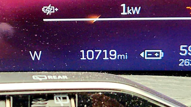 2026 Cadillac Escalade IQ AWD 4dr Premium Luxury w/ Executive Second Row Seating - 23084919 - 13