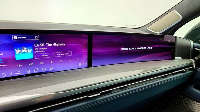 2026 Cadillac Escalade IQ AWD 4dr Premium Luxury w/ Executive Second Row Seating - 23084919 - 17