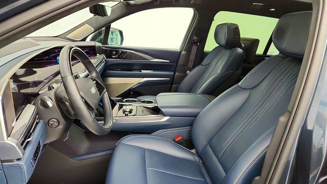2026 Cadillac Escalade IQ AWD 4dr Premium Luxury w/ Executive Second Row Seating - 23084919 - 19