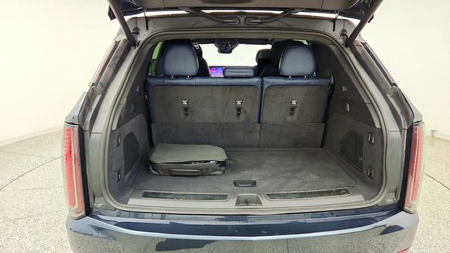 2026 Cadillac Escalade IQ AWD 4dr Premium Luxury w/ Executive Second Row Seating - 23084919 - 23
