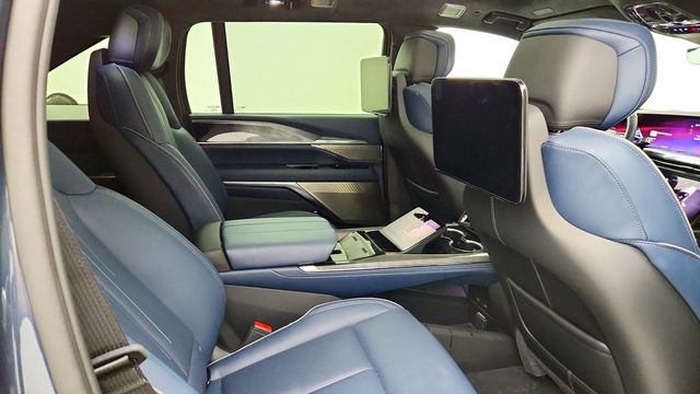 2026 Cadillac Escalade IQ AWD 4dr Premium Luxury w/ Executive Second Row Seating - 23084919 - 24