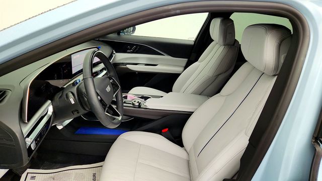 2026 Cadillac LYRIQ 4dr Sport w/ Electric AWD & Trailering Provisions - 23044044 - 19