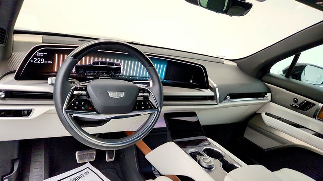 2026 Cadillac VISTIQ AWD 4dr Sport w/ Captain's Chairs - 23079551 - 11