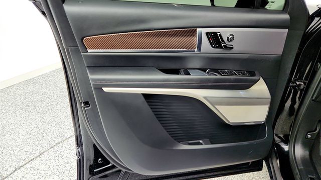 2026 Cadillac VISTIQ AWD 4dr Sport with 2nd Row Captain's Seats (6 Seats) - 22960765 - 10