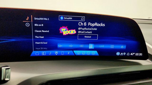 2026 Cadillac VISTIQ AWD 4dr Sport with 2nd Row Captain's Seats (6 Seats) - 22960765 - 17