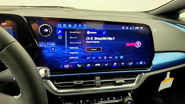 2026 Chevrolet Equinox EV 4dr LT2 w/PDE - 23001321 - 18