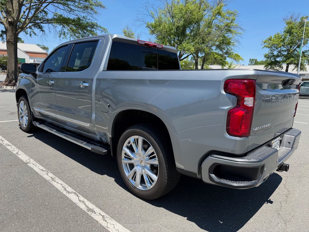 2026 Chevrolet Silverado 1500 1500 CREW HIGH COUNTRY * 6.2 V8 * LOADED * 5K MILES - 23029384 - 3