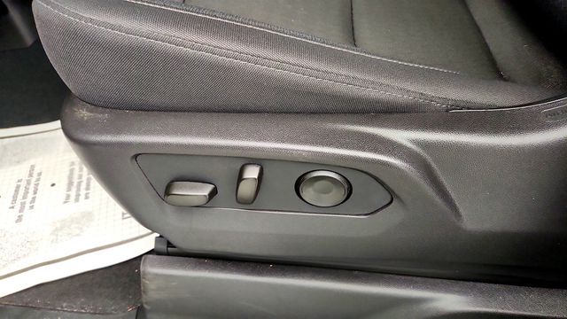 2026 Chevrolet Silverado 1500 2WD Crew Cab 147'' Custom w/ Turbomax Blackout Package - 23020190 - 9