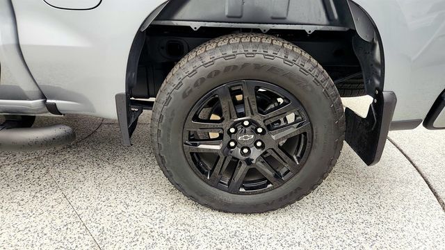 2026 Chevrolet Silverado 1500 2WD Crew Cab 147'' Custom w/ Turbomax Blackout Package - 23020190 - 8