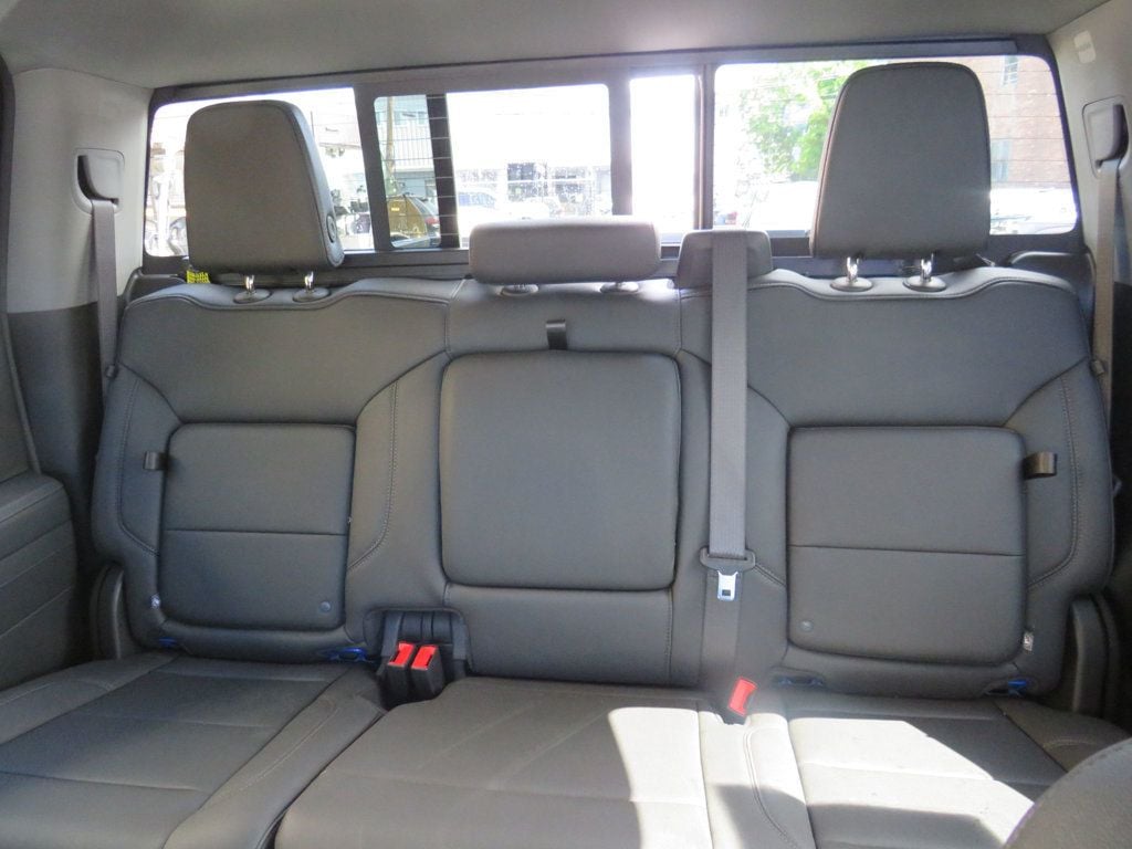 Chevrolet Silverado photo 11
