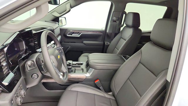 2026 Chevrolet Silverado 1500 4WD Crew Cab 147'' LTZ w/ Z71 Off-Road & Convenience Pkgs - 23083934 - 19