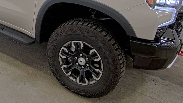 2026 Chevrolet Silverado 1500 4WD Crew Cab 147" ZR2 - 23038568 - 8