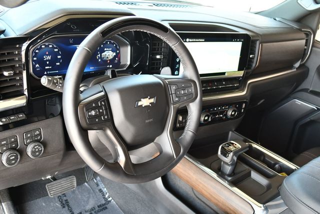 2026 Chevrolet Silverado 1500 4WD Crew Cab High Country W/Premium II Super Cruise Package - 23068057 - 12