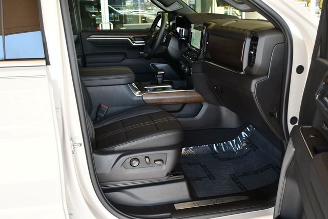 2026 Chevrolet Silverado 1500 4WD Crew Cab High Country W/Premium II Super Cruise Package - 23068057 - 19