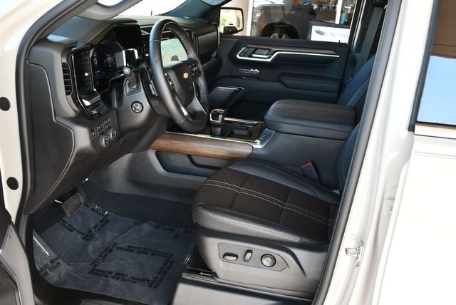 2026 Chevrolet Silverado 1500 4WD Crew Cab High Country W/Premium II Super Cruise Package - 23068057 - 40