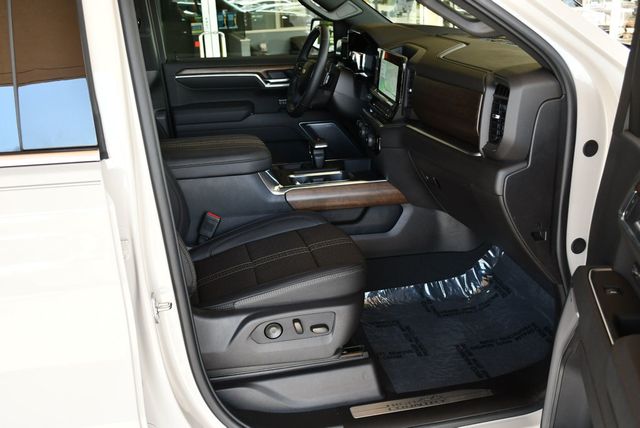 2026 Chevrolet Silverado 1500 4WD Crew Cab High Country W/Premium II Super Cruise Package - 23068057 - 43