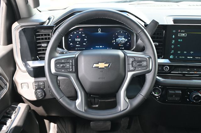 2026 Chevrolet Silverado 1500 4X4 Crew Cab LT ReadyLIFT Suspension Lift Z71 Off Road Package - 23008423 - 11