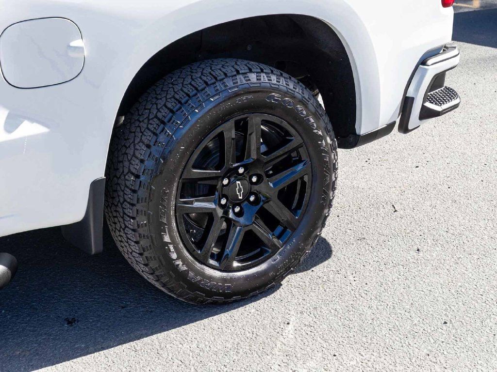 Chevrolet Silverado photo 10