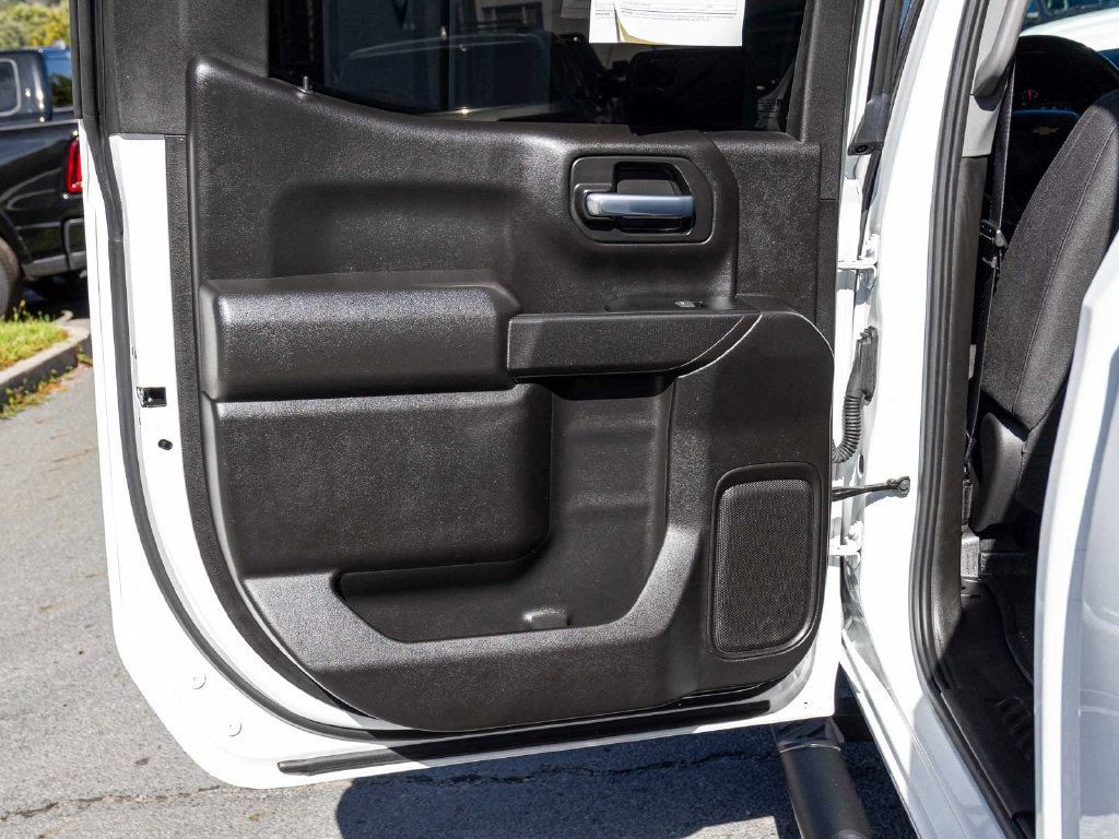 Chevrolet Silverado photo 13