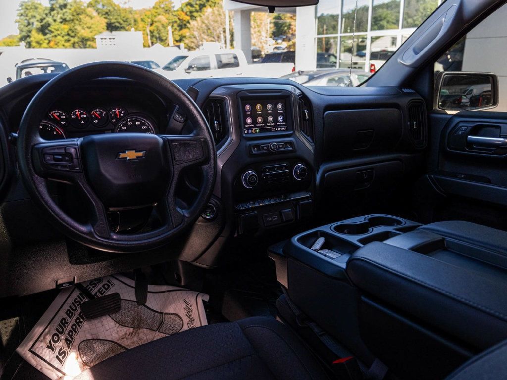 Chevrolet Silverado photo 16