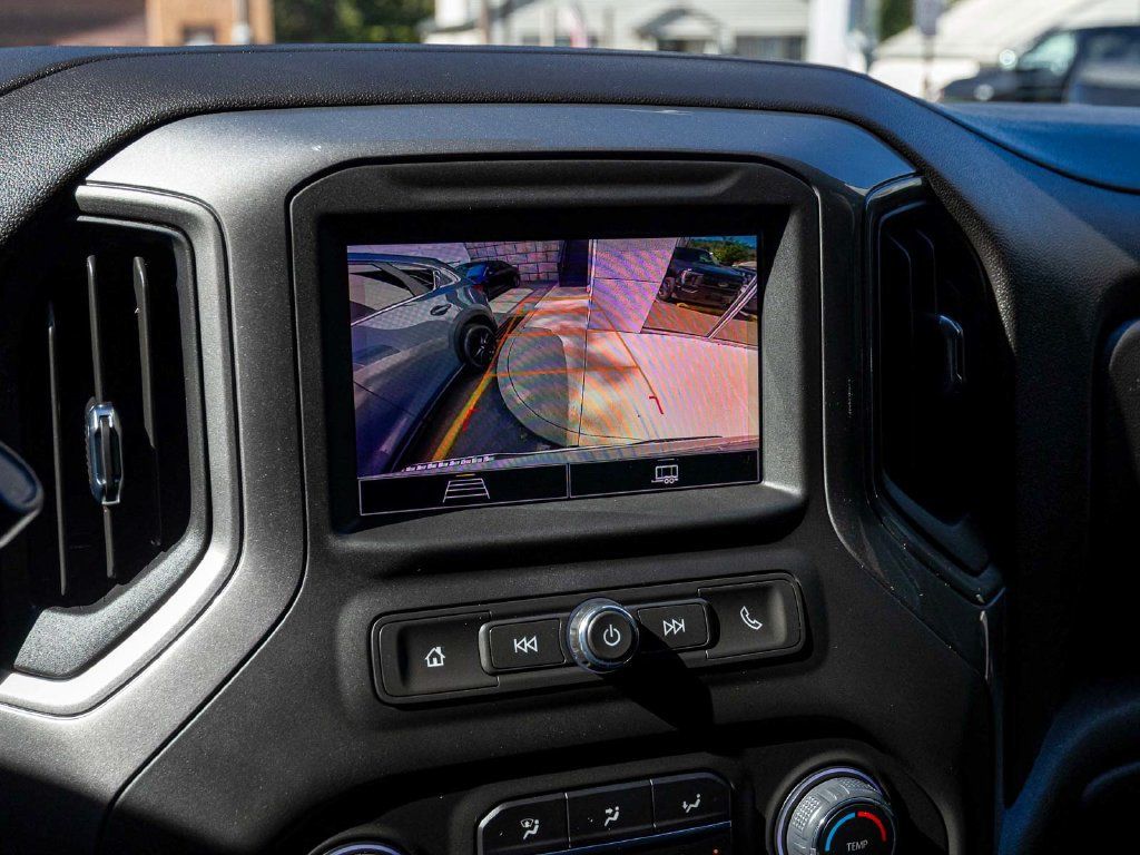 Chevrolet Silverado photo 19