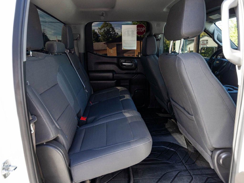 Chevrolet Silverado photo 24