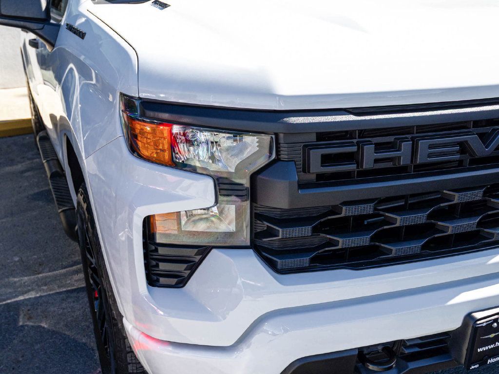 Chevrolet Silverado photo 32