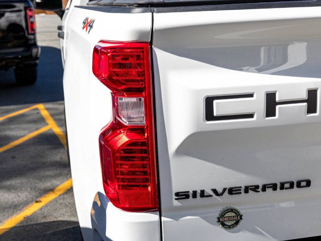 Chevrolet Silverado photo 34
