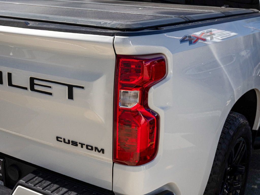 Chevrolet Silverado photo 35