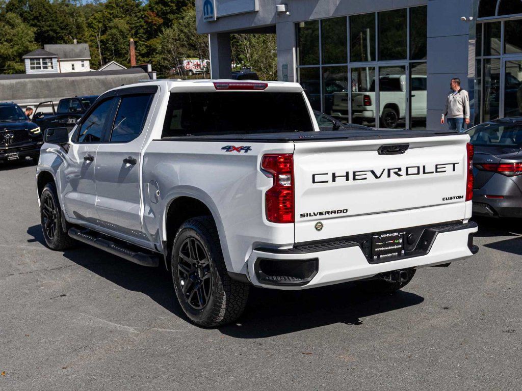 Chevrolet Silverado photo 6
