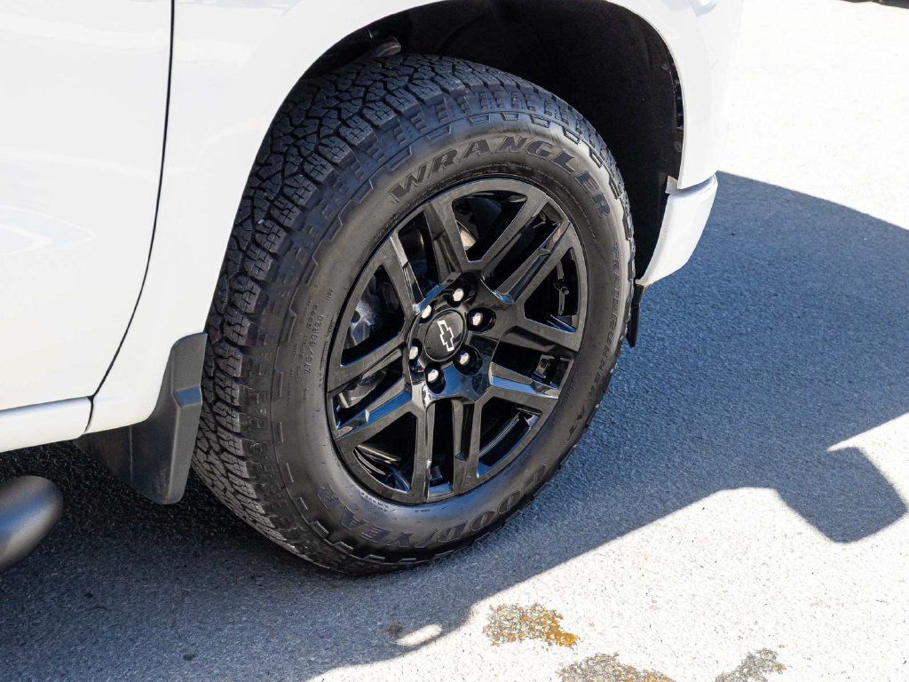 Chevrolet Silverado photo 7