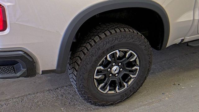 2026 Chevrolet Silverado 1500 ZR2 w/ Dark Essentials Package - 23038568 - 9