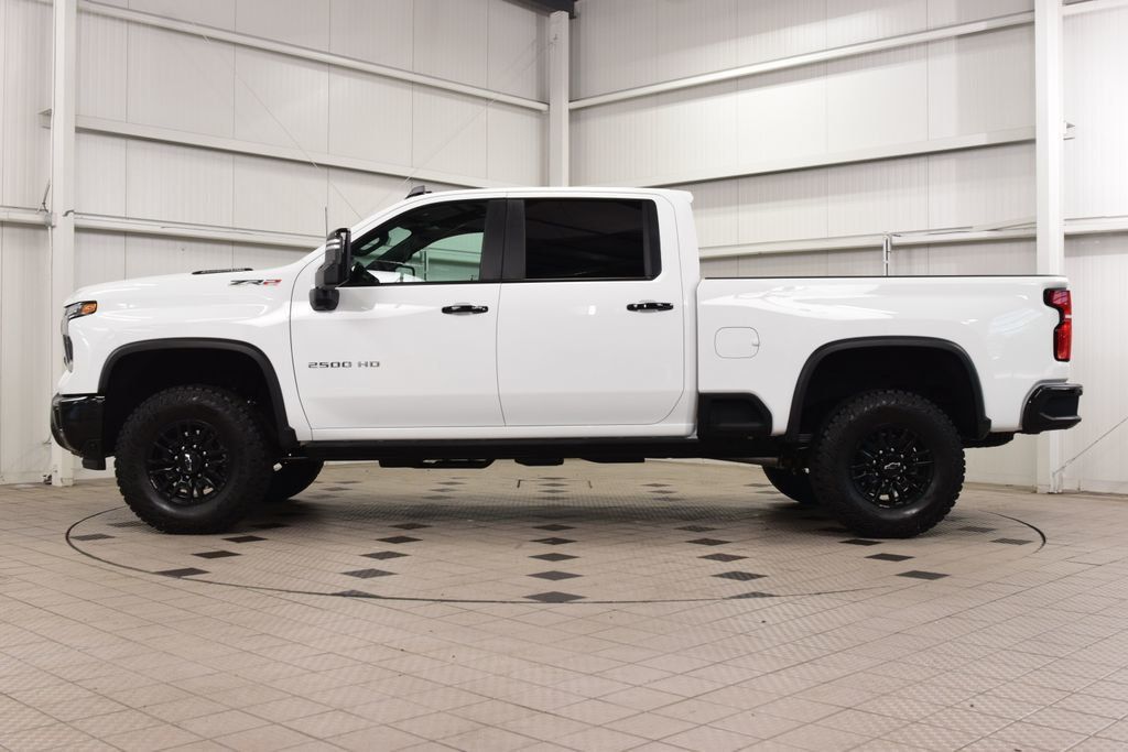 2026 Chevrolet Silverado 2500HD ZR2 - 23036960 - 3