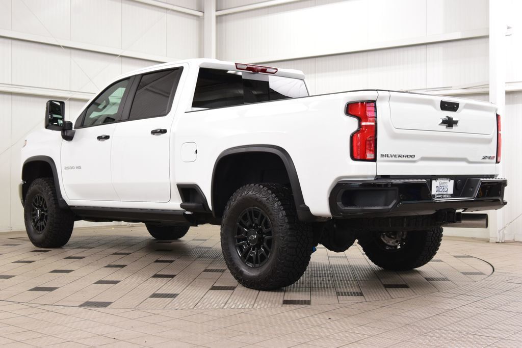 2026 Chevrolet Silverado 2500HD ZR2 - 23036960 - 4