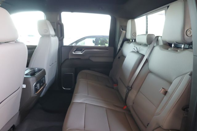 2026 Chevrolet Silverado 3500HD 4WD Crew Cab 172'' LTZ w/ 6.6L Turbo-Diesel V8 & Plus Package - 23002739 - 19