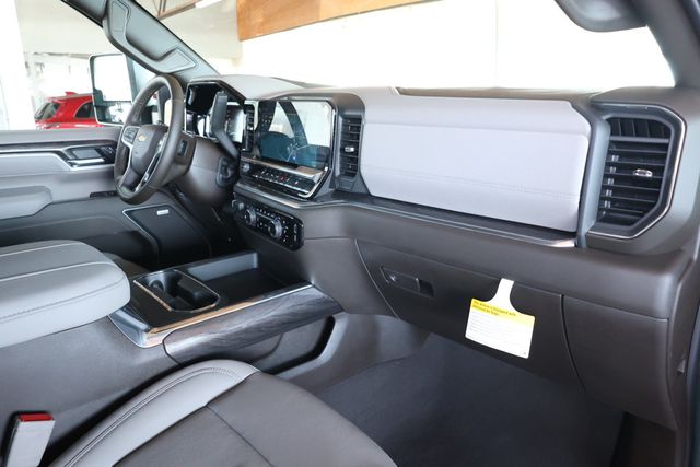 2026 Chevrolet Silverado 3500HD 4WD Crew Cab 172'' LTZ w/ 6.6L Turbo-Diesel V8 & Plus Package - 23002739 - 23
