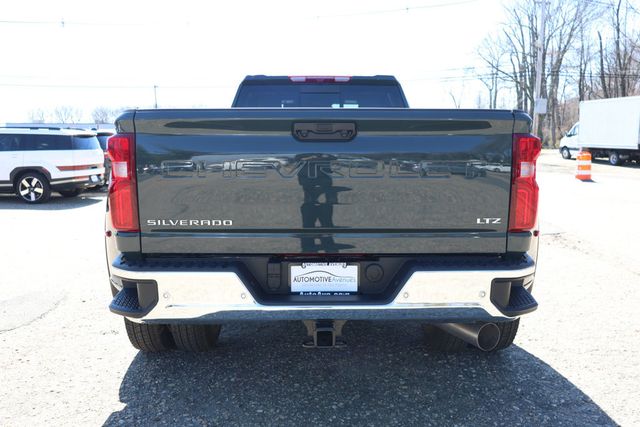 2026 Chevrolet Silverado 3500HD 4WD Crew Cab 172'' LTZ w/ 6.6L Turbo-Diesel V8 & Plus Package - 23002739 - 3
