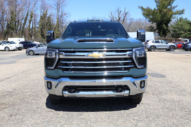 2026 Chevrolet Silverado 3500HD 4WD Crew Cab 172'' LTZ w/ 6.6L Turbo-Diesel V8 & Plus Package - 23002739 - 7